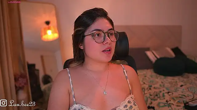 Lau_Bee 라이브 XXX 채팅