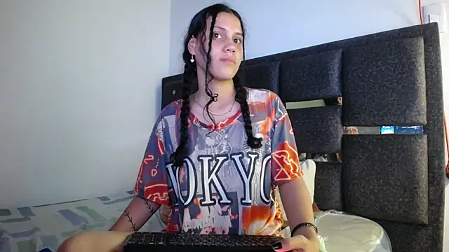 Czat XXX na żywo – realshy-Stepsis