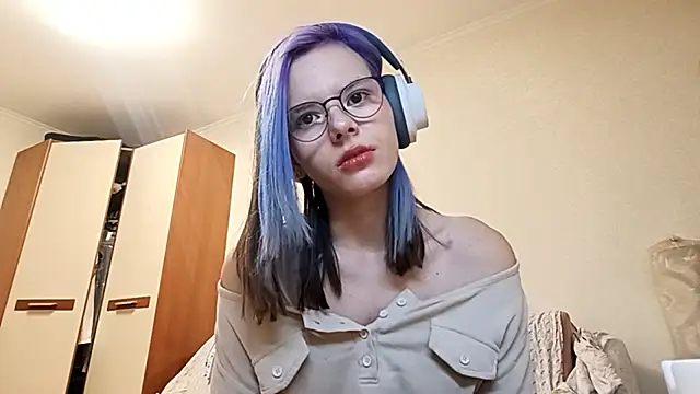 CakedDecaf: διαδικτυακό σόου στην κάμερα