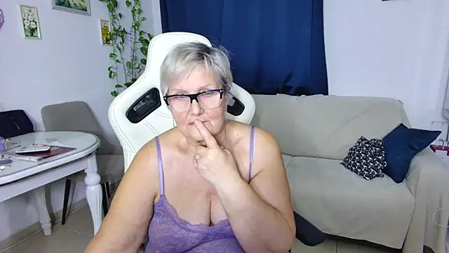 Chatroom XXX en direct de Selenna57