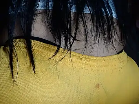 Show modela salmaextremeperver na web-kameri