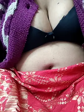 Chat XXX en directo de Ishani_9