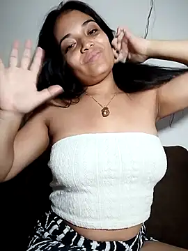 _Estrellita_ লাইভ XXX চ্যাট