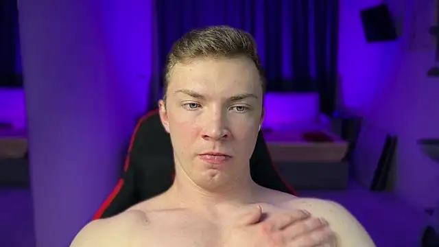 iron__chap Adlı Modelin Web Kamerası Şovu