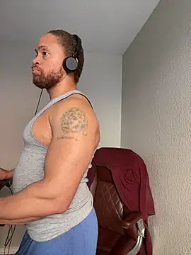 Fathero1time Adlı Modelin Canlı XXX Sohbeti