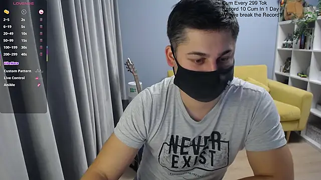 Tomguys 现场XXX聊天