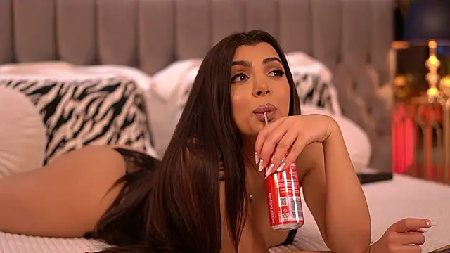 NicoleCellini live XXX chat