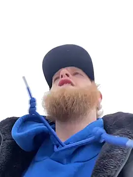 L3thatsme: διαδικτυακό σόου στην κάμερα