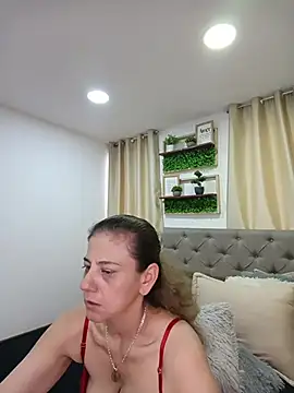 sasi_luna's Live XXX Chat