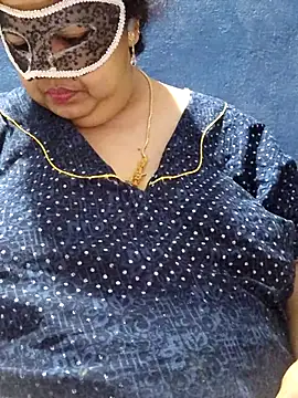 tamilthanushri élő XXX-chatje