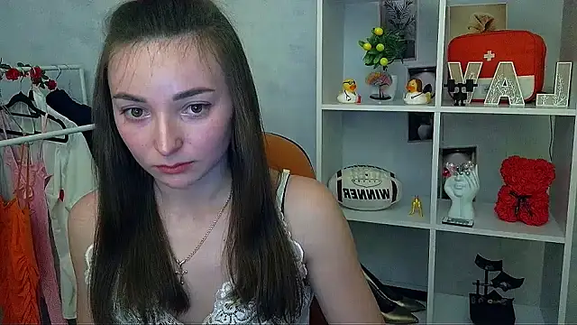 _Barbie_Kiss_ – Naživo XXX chat