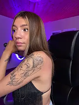 Isabella18_pink: απευθείας συνομιλία ΧΧΧ