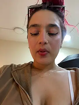 ArielSparkz's Live XXX Chat