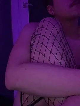 krawaldithefemboy webcam show