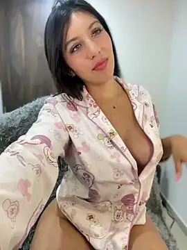 MiaJones21's Live XXX Chat