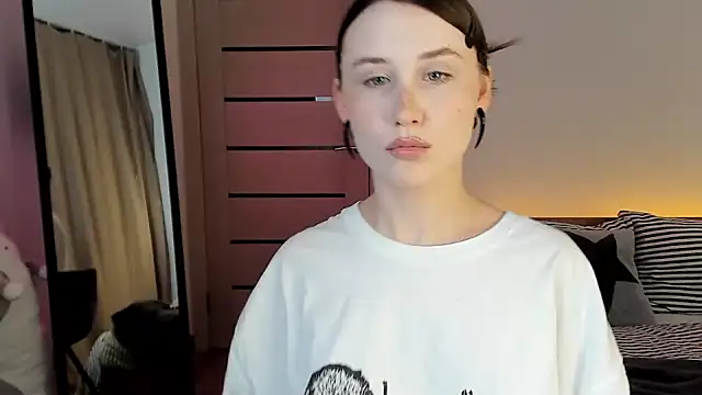 Stella_Sunny Adlı Modelin Canlı XXX Sohbeti