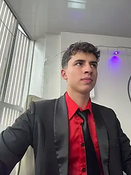 แชท XXX สดของ AdrianRinaldi