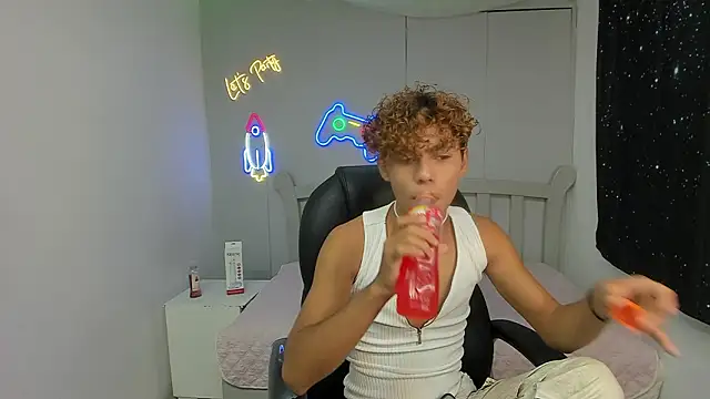 Anyelo_Twink: вебкам-шоу