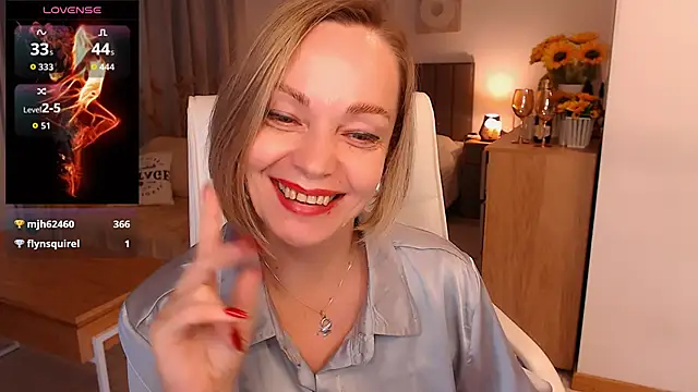 Tilly_Eliot: απευθείας συνομιλία ΧΧΧ