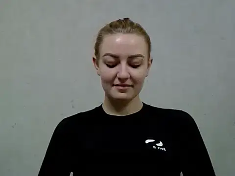 KelGrov2 Adlı Modelin Canlı XXX Sohbeti