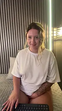 MiaPetit_ live XXX chat