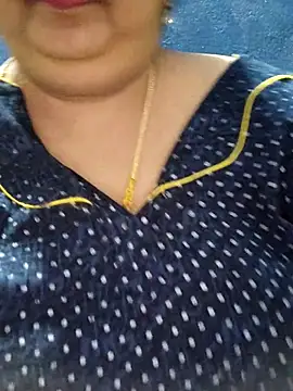 tamilthanushri Live XXX-chat