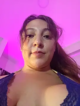 VickyHoult: онлайн-секс-чат