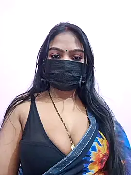 Cute-Ananyaa: διαδικτυακό σόου στην κάμερα