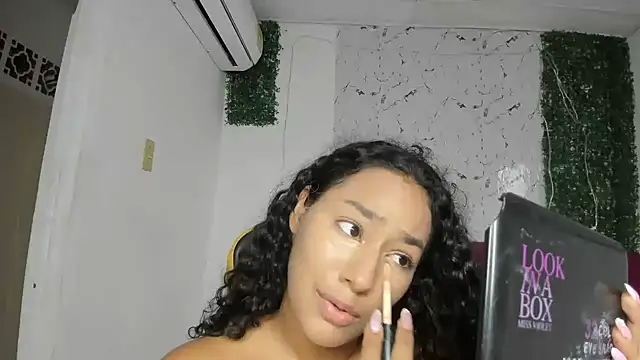 emily_stars1 Chat XXX in diretta