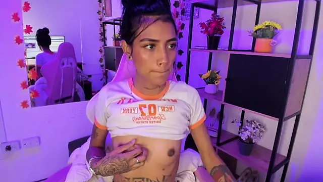 KarlaSlutSkinny__ Chat XXX in diretta