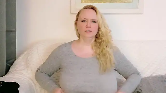 Sarah4you's Live XXX Chat