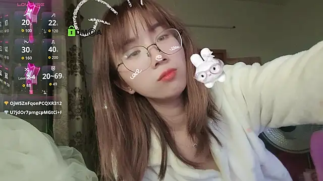 Lili_666 网络视讯表演