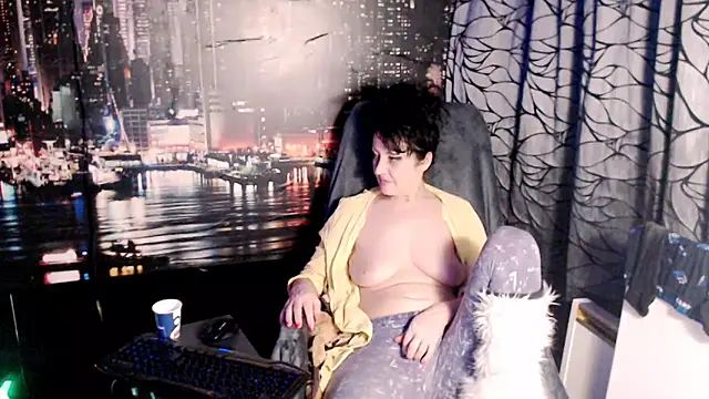 AMOURSWEET2025: διαδικτυακό σόου στην κάμερα