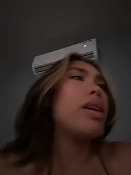 Alaia_River Adlı Modelin Web Kamerası Şovu