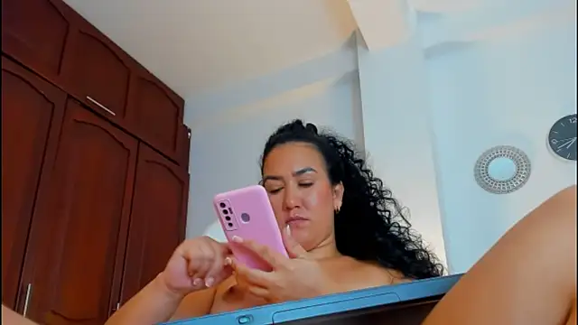 kathyajhonss 在線直播表演