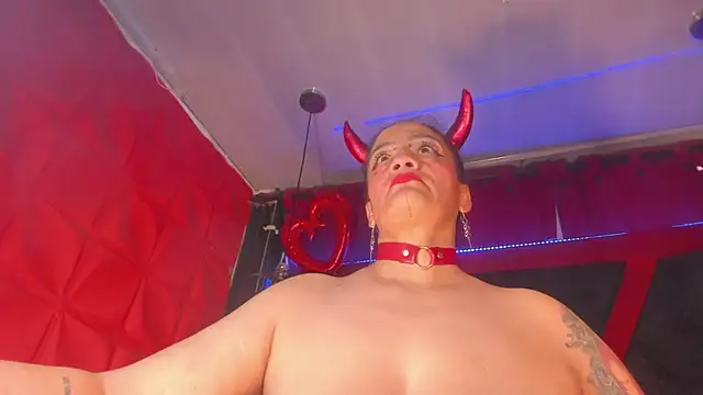 Taylor-hardcore's Live XXX Chat