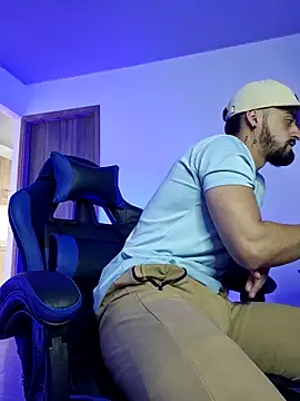 MAXIMUS_MASTER_'s Webcam Show