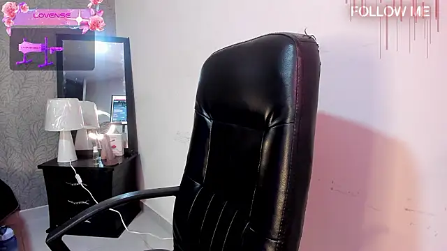 Elise-Leyton Chat XXX in diretta