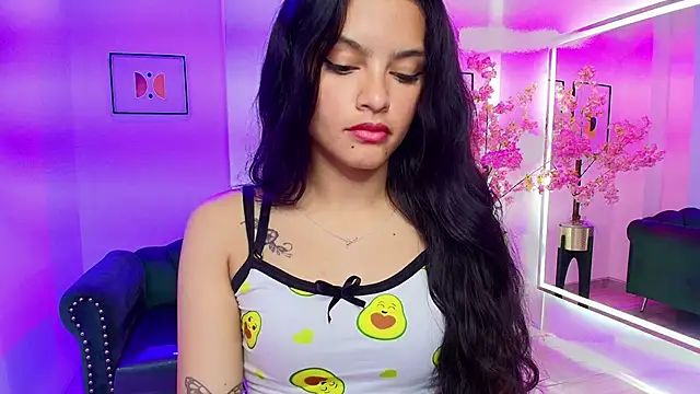 Maddie_T18 Chat XXX in diretta