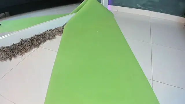 Chatroom XXX en direct de GingerMoon_