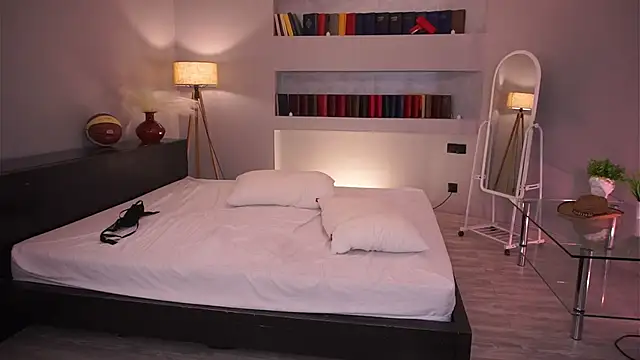 HannaHayles Adlı Modelin Canlı XXX Sohbeti