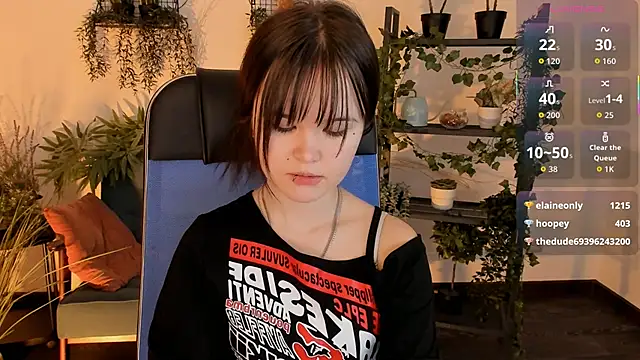 Elainebeness Chat XXX in diretta