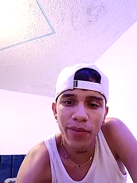 ARES_FRIEM Adlı Modelin Canlı XXX Sohbeti