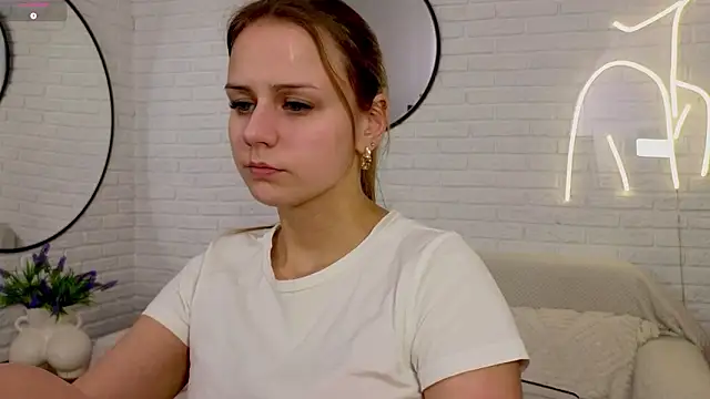 Wendy_D0ll Show in webcam