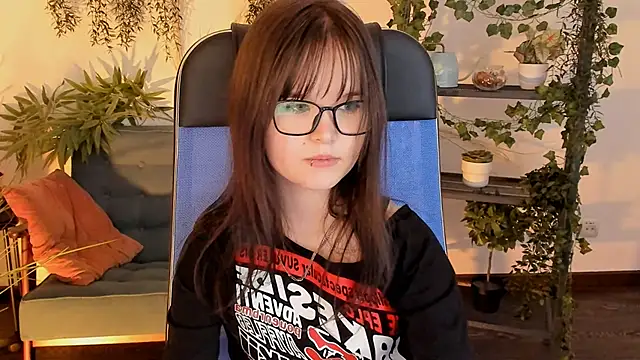 ElainebenessのライブXXXチャット