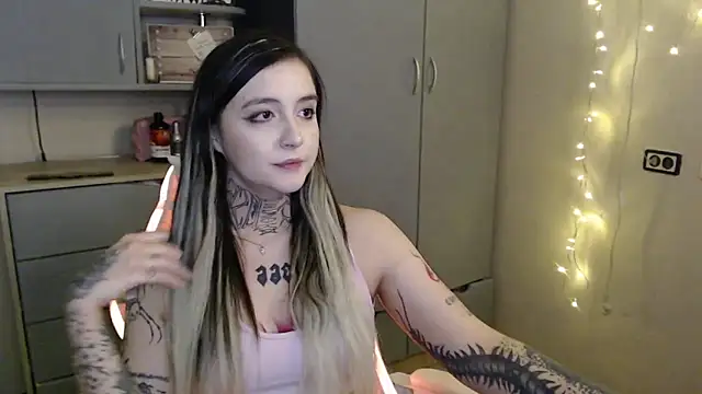 Chat +18 de Rin_andersonn ao vivo