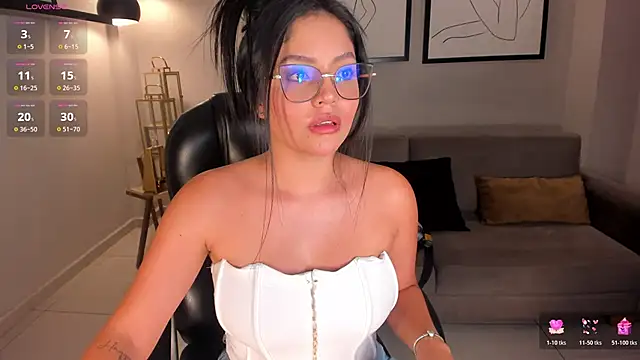 NinaMichelle Live XXX-Chat