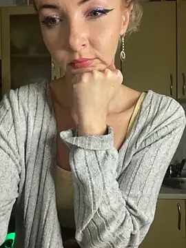 Kristina03 即時 XXX 聊天