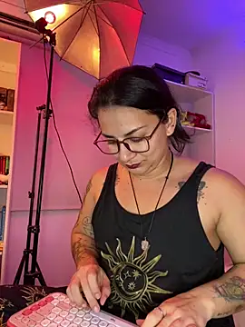 Chat XXX ao vivo de Amarantha_666