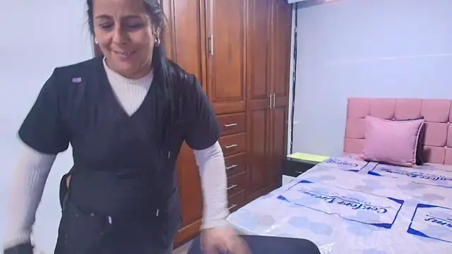 Chat +18 de GabySweett_ ao vivo